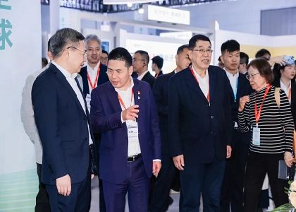 远东“电能+算力+AI”全场景解决方案惊艳亮相第十七届...